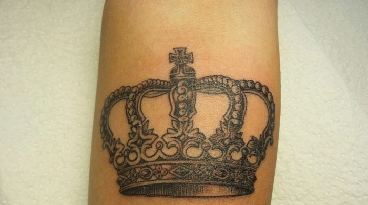 Types de tatouages ​​​​de couronne pour hommes et leur placement