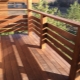 Ringhiera del balcone in legno