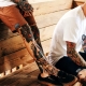 Разноликост мушких тетоважа на колену