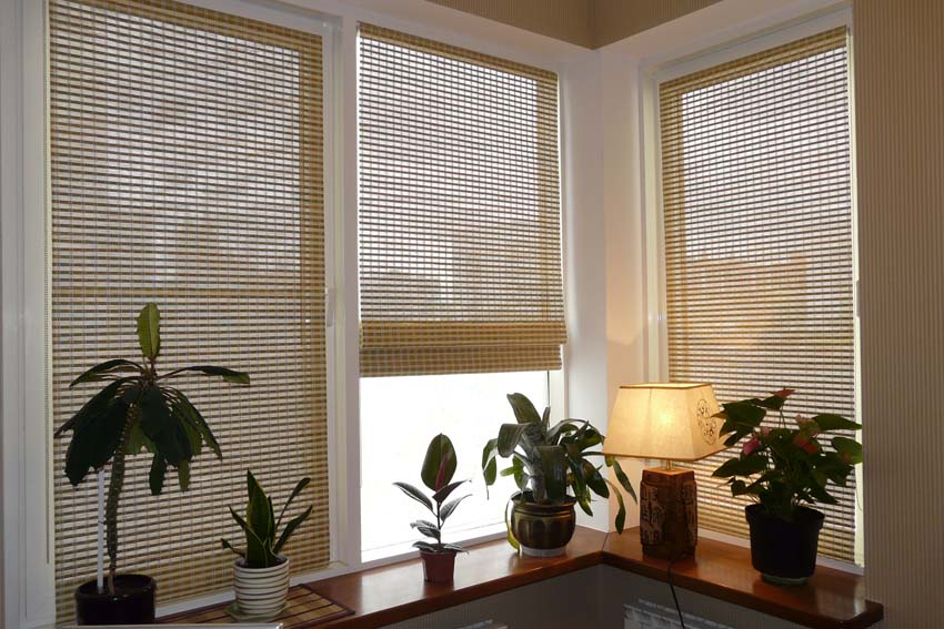 Savant tuberculosis very much Jaluzele pe balcon și logie (73 fotografii): care este mai bine pentru  ferestrele și ușile glisante ale balconului? Jaluzele verticale, jaluzele  și jaluzele orizontale, jaluzele din stofă de la soare și alte